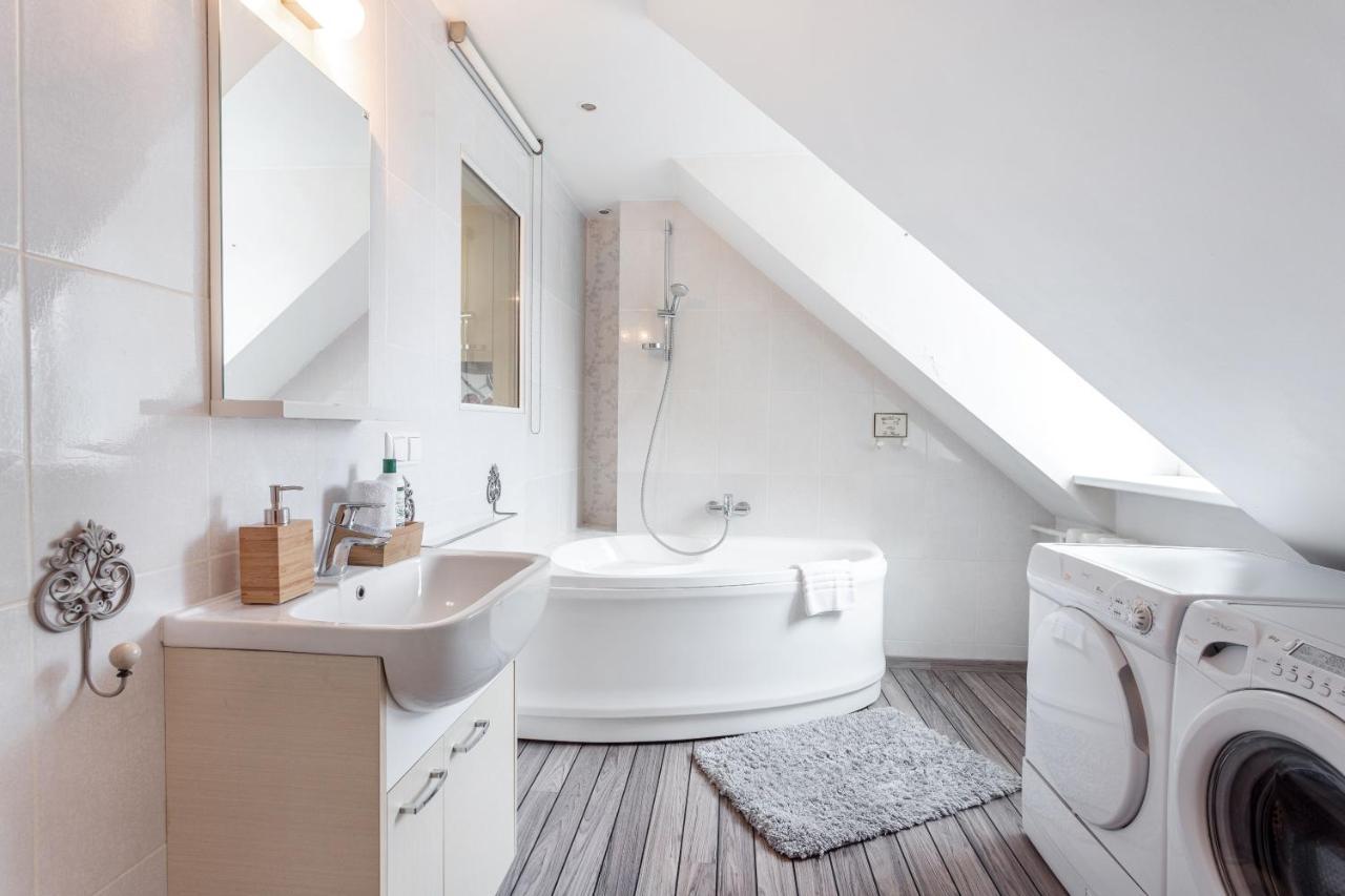 Castle View Apartment By Reside Baltic VNO Exteriör bild